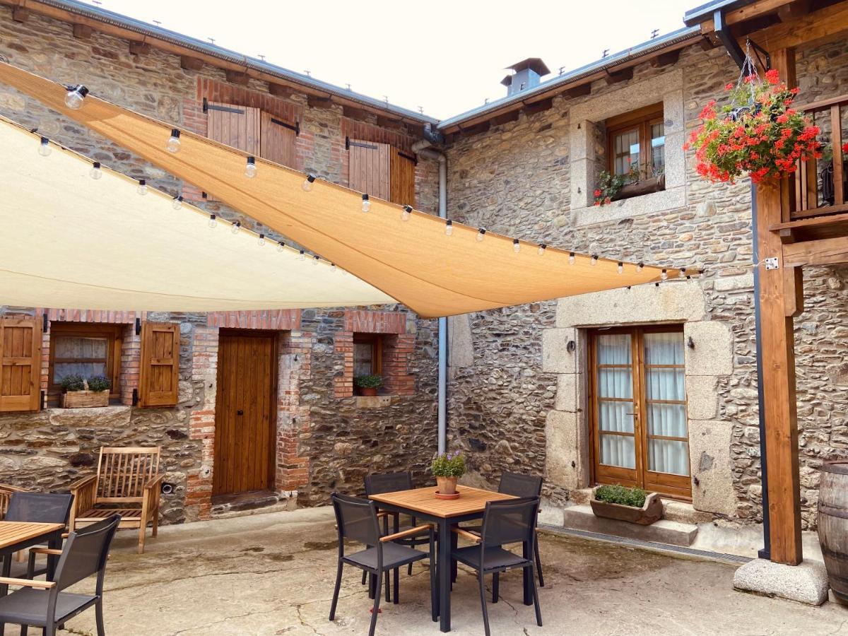 Aparthotel Les Corts Llivia Exterior foto