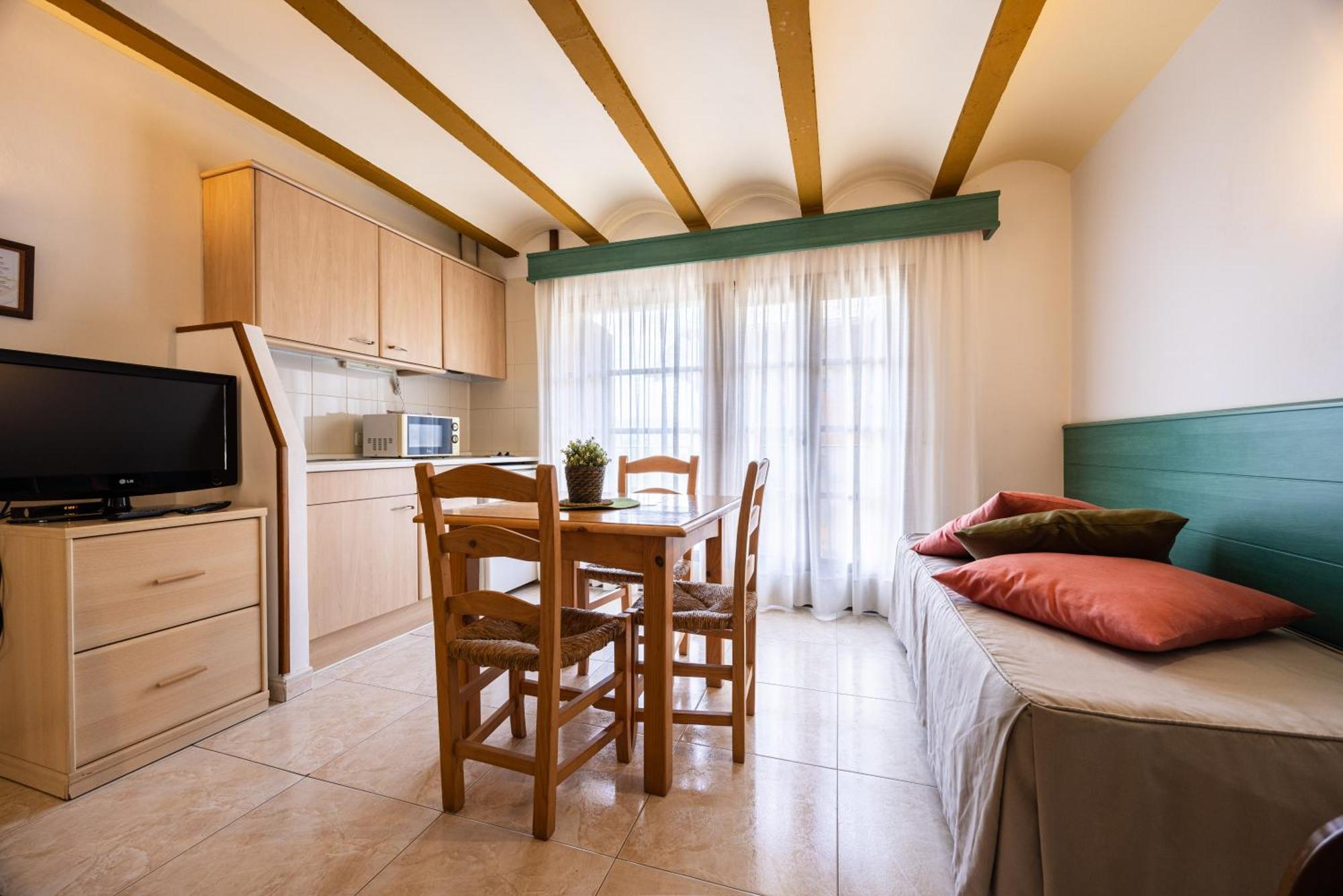 Aparthotel Les Corts Llivia Exterior foto