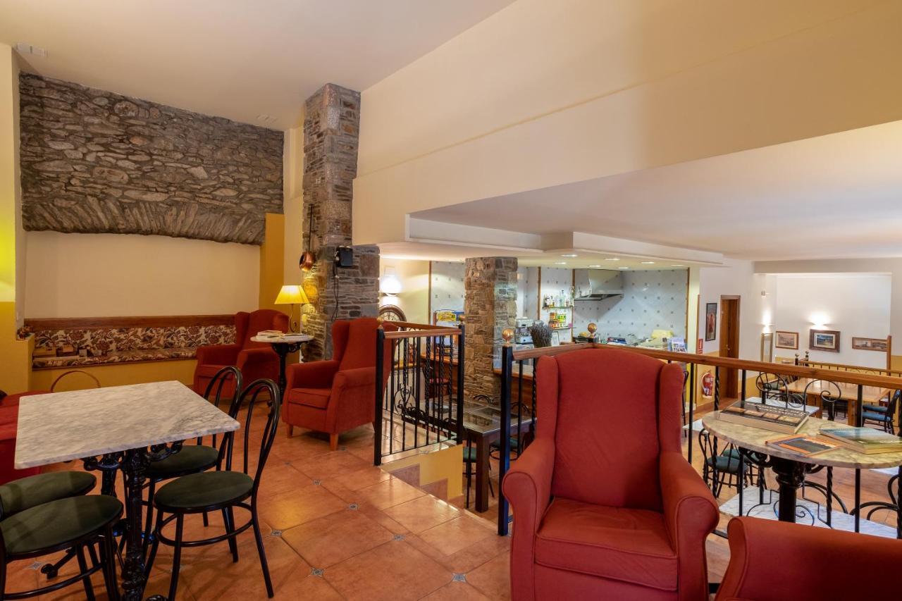 Aparthotel Les Corts Llivia Exterior foto